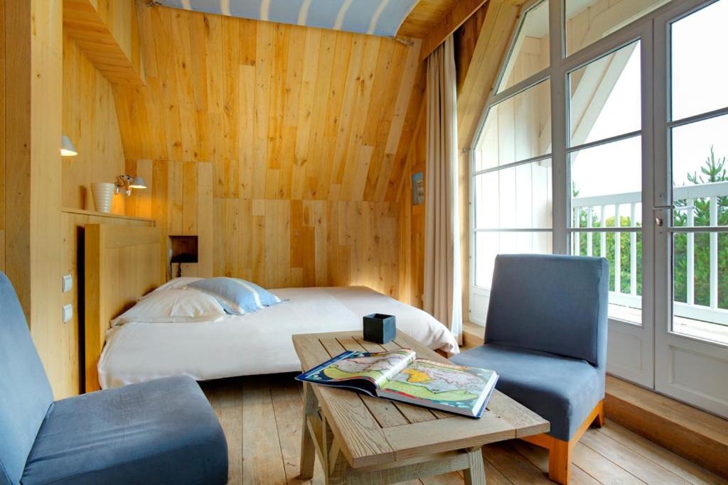 Wooden style Junior Suite,979966828:JPEG